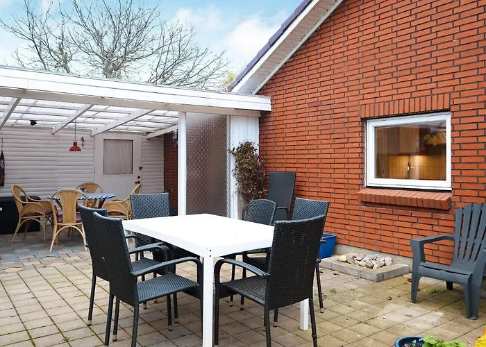 6 Person In Dannemare *